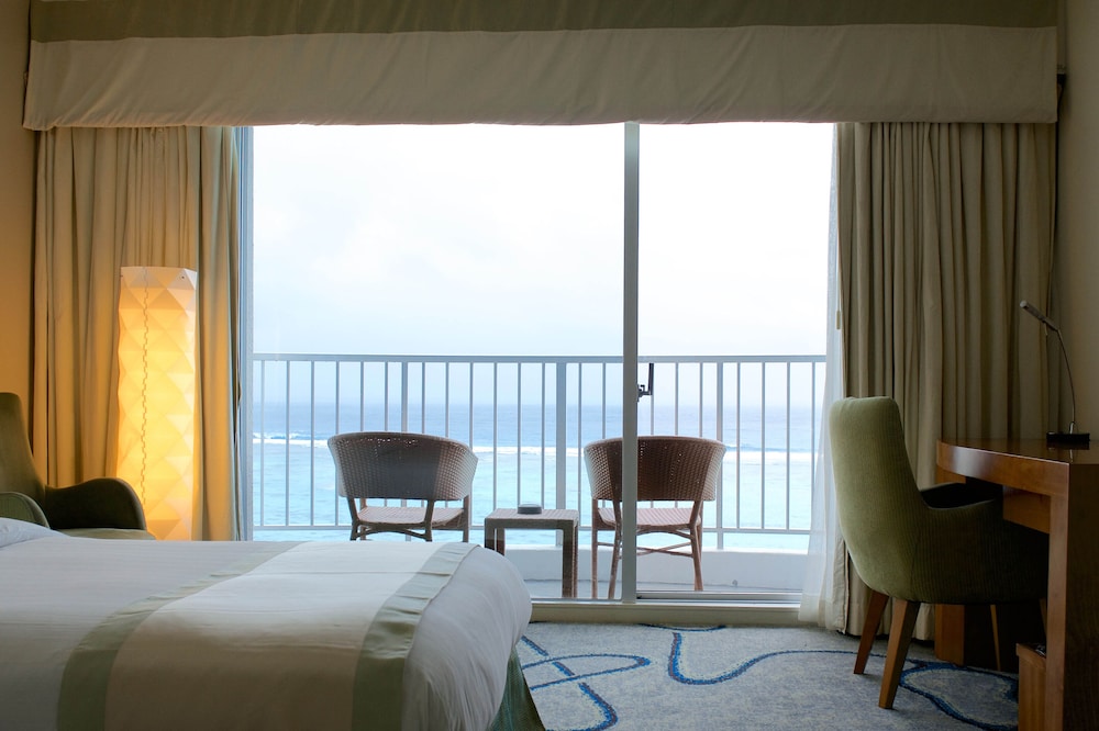 Crowne Plaza Resort Guam 42/95