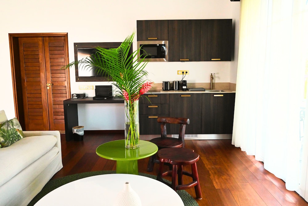 Habitation Saint Charles 67/77