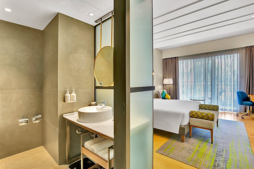 Holiday Inn Goa Candolim 33/75