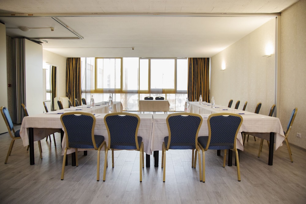 iH Hotels Milano Eur - Trezzano sul Naviglio 42/44