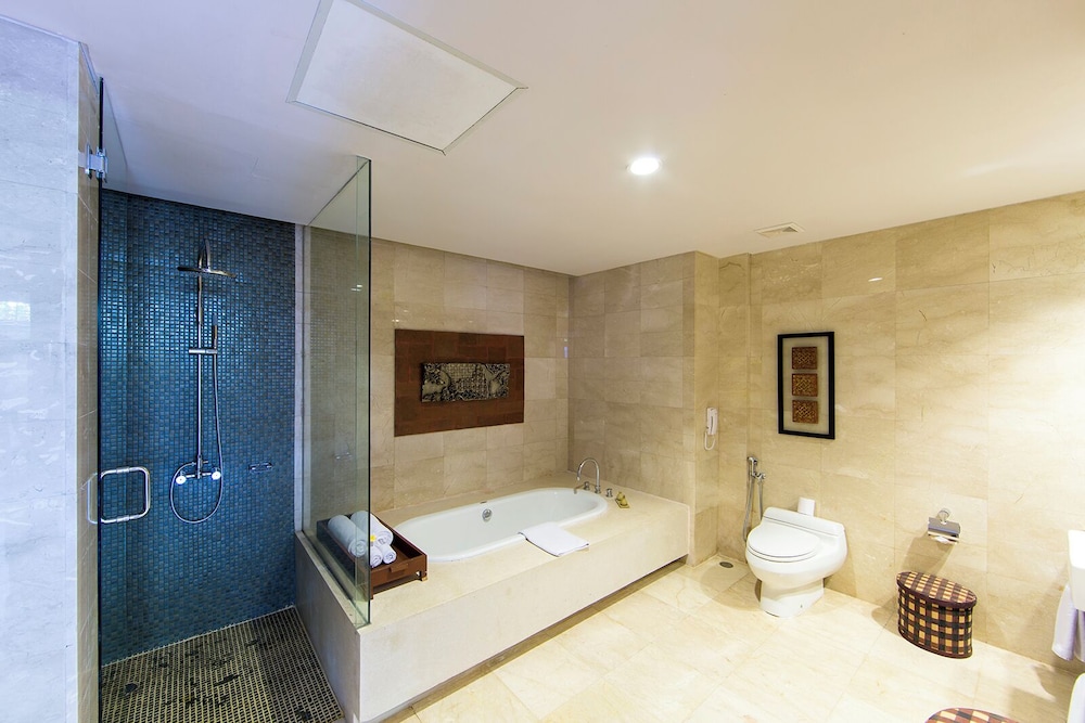 1 Bedroom, Suite, King Bed, Pool Access، Le Grande Bali 5/5