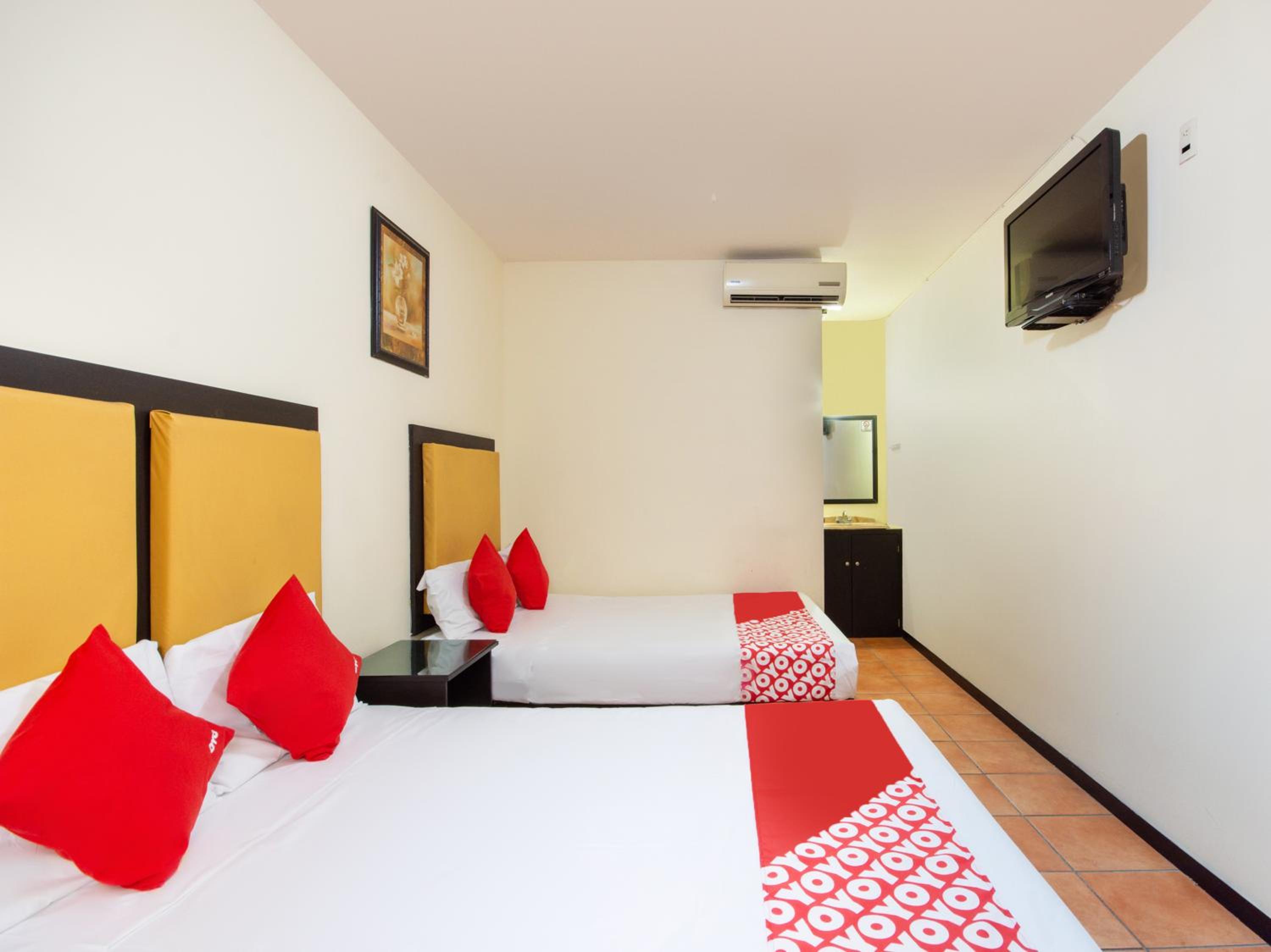 Hotel Catedral 7/50