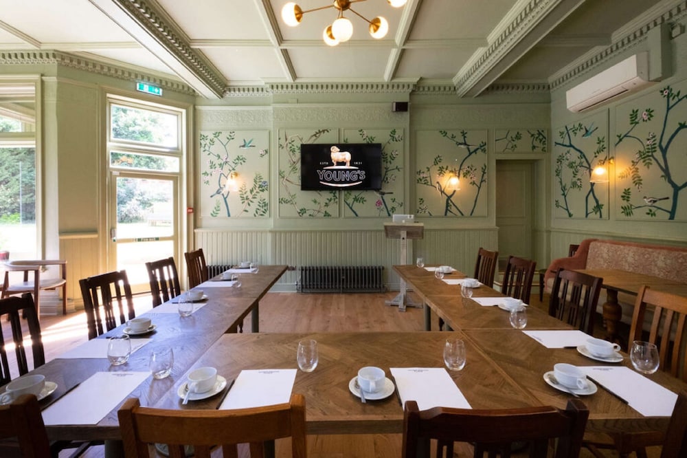 Worplesdon Place Hotel 56/70