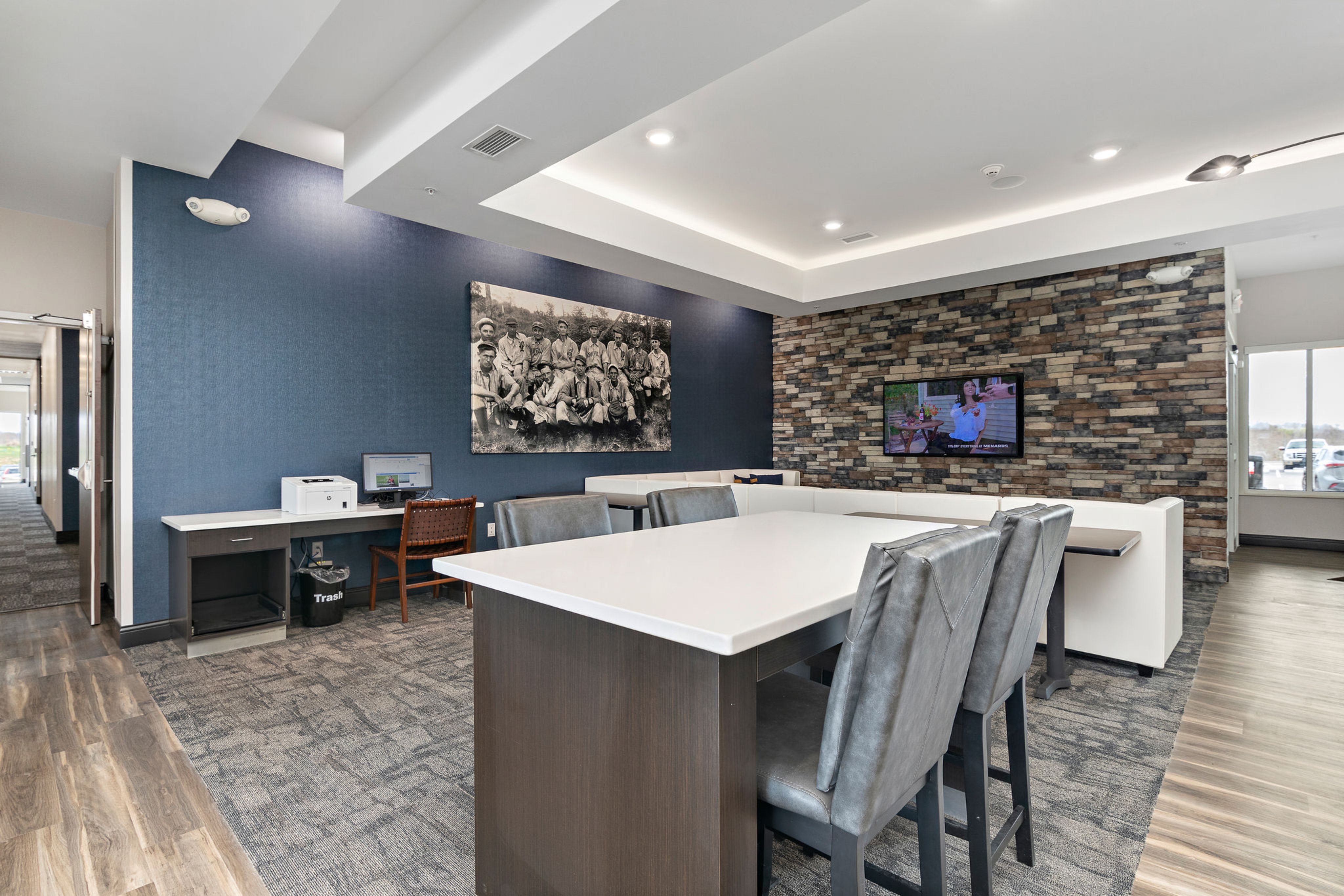 Holiday Inn Express Kansas City North Parkville, an IHG Hotel 38/50