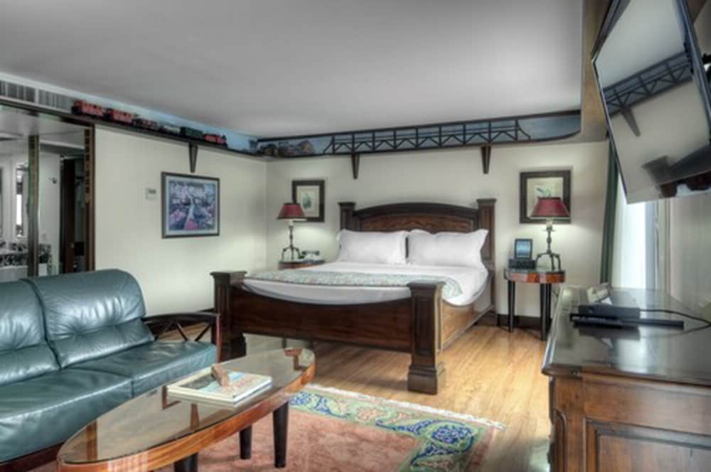 Dinah's Garden Hotel 22/60