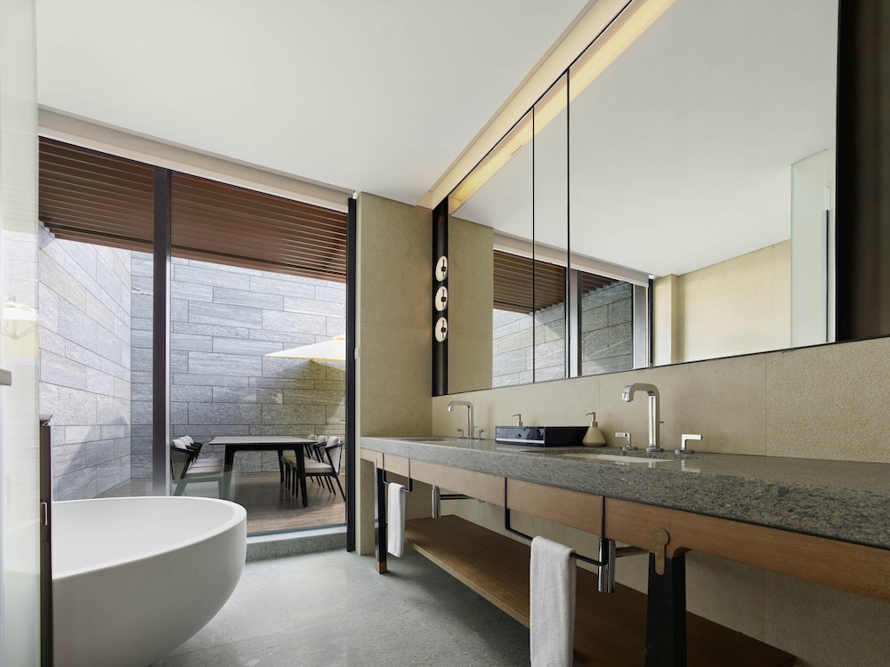 Banyan Tree Dongguan Songshan Lake 56/60