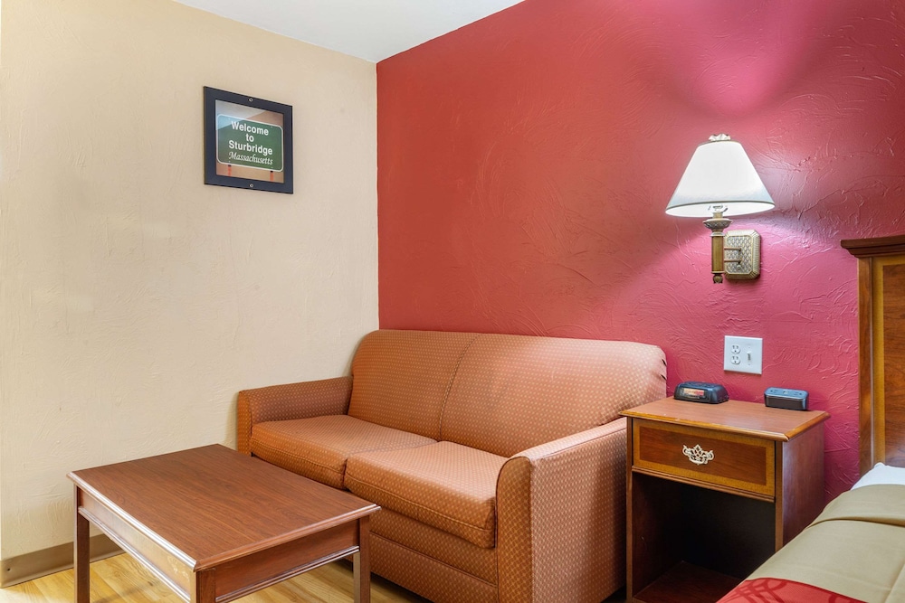 Econo Lodge Sturbridge Route 20 30/49