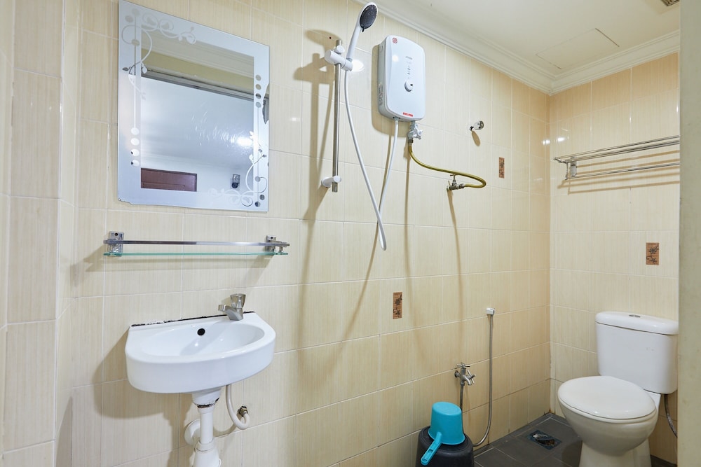 Kristal Inn Hotel 53/55