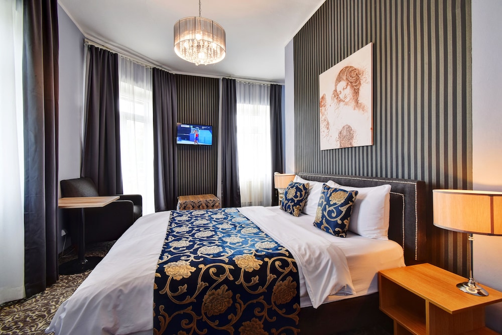 SUPERIOR, SINGLE, DOUBLE BED