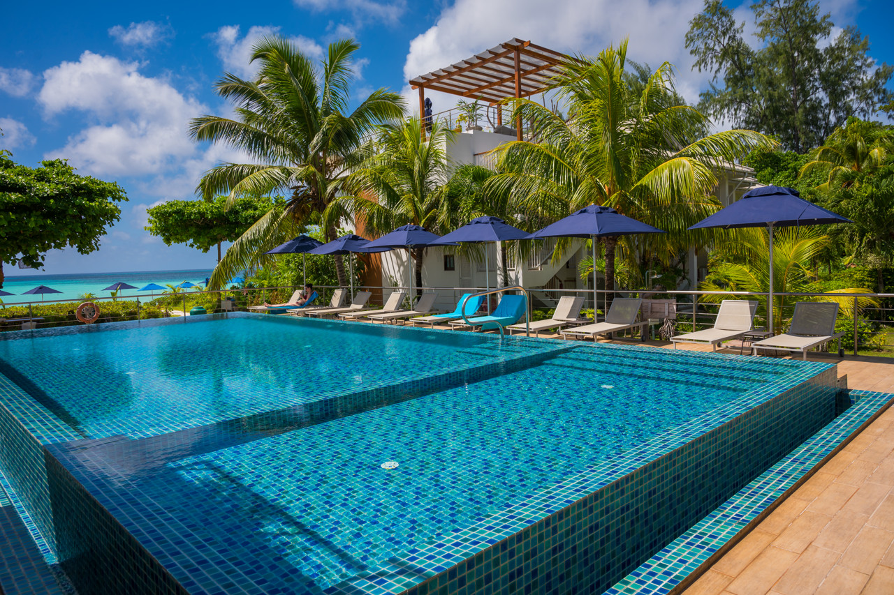 Acajou Beach Resort 74/76