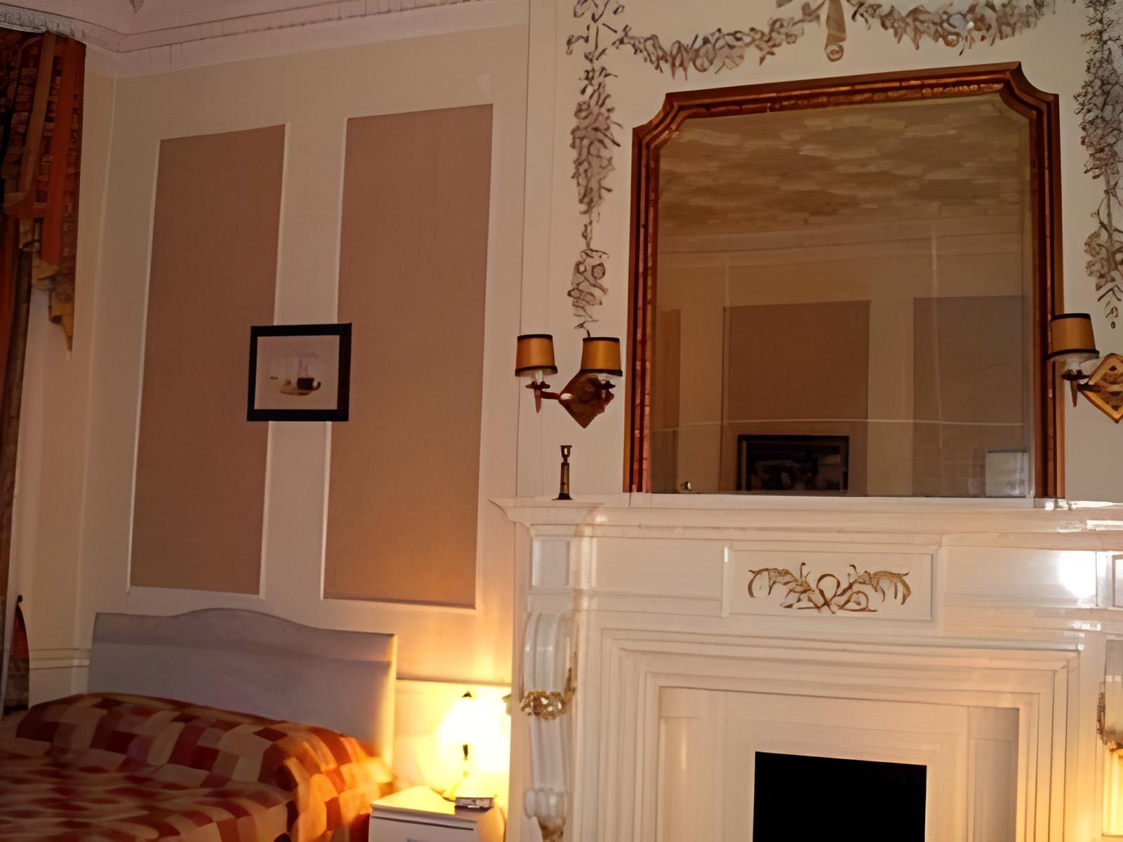 Kensington Court ApartHotel 6/23
