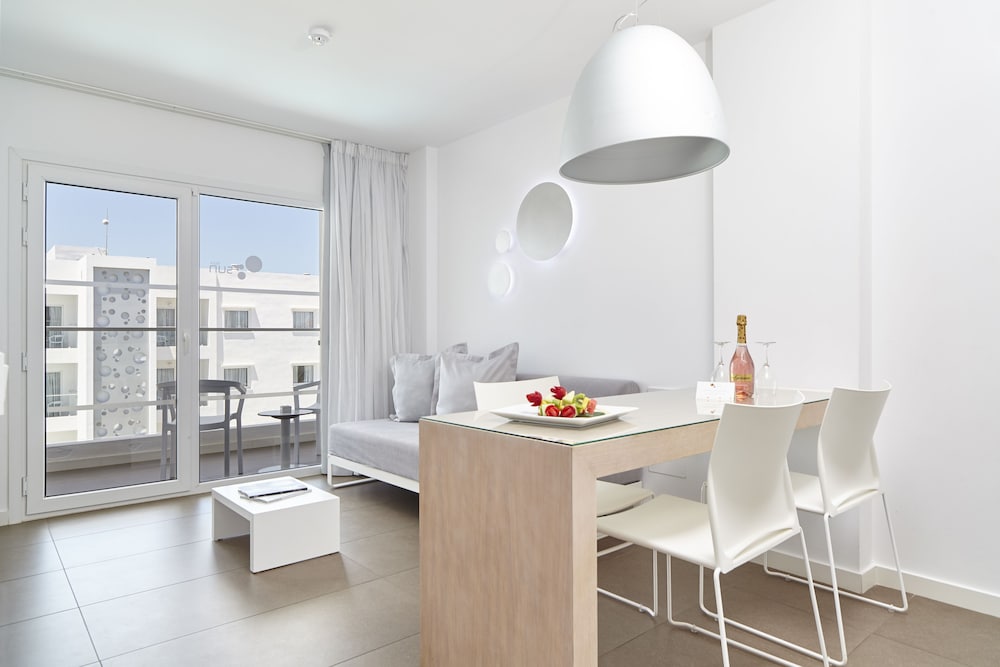 Ibiza Sun Apartments 48/60