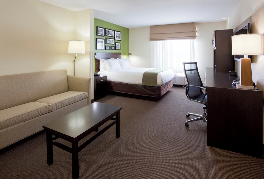 Room, Queen Bed, Sofa