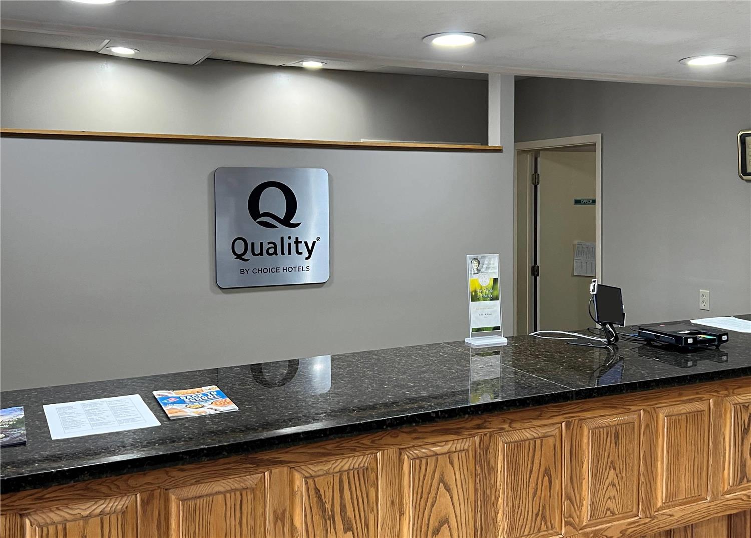Quality Inn & Suites Grants I-40 7/34