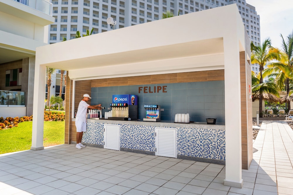 RIU Emerald Bay All Inclusive 2/50