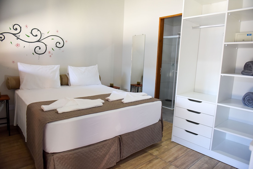 1 BEDROOM, BASIC, DOUBLE OR TWIN BED