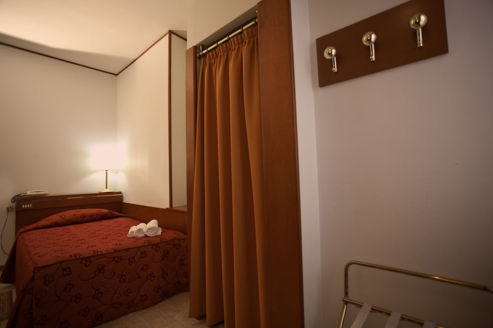 Augustus Hotel 4/29