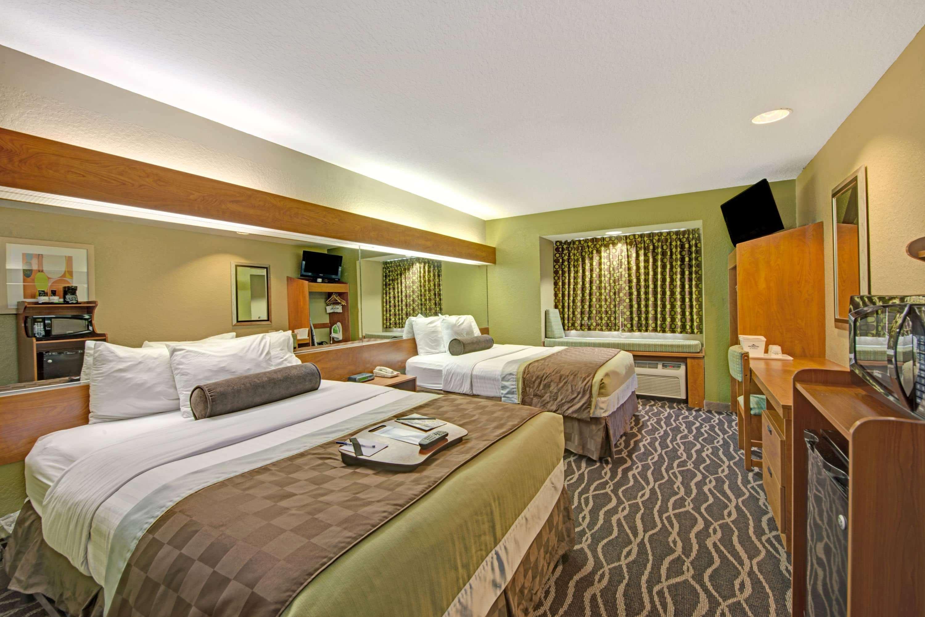 Room, 2 Queen Beds