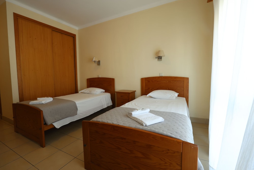 Room, Twin Beds, Balcony
