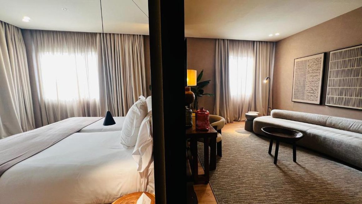 LA LAGUNA GRAN HOTEL 10/81