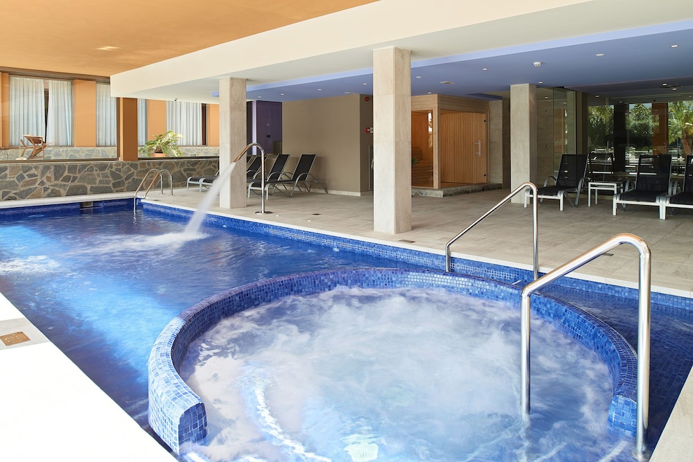 Marins Beach Club Adults Only 20/50