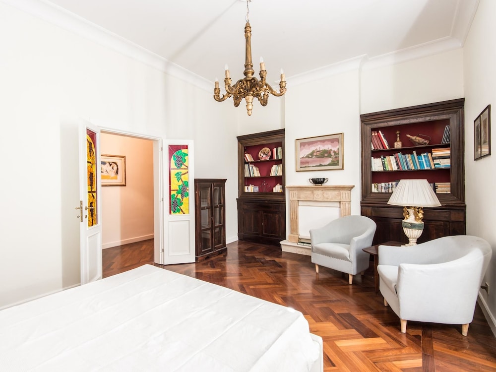 RSH Luxury Vatican Four Bedroom Apartment 15/36