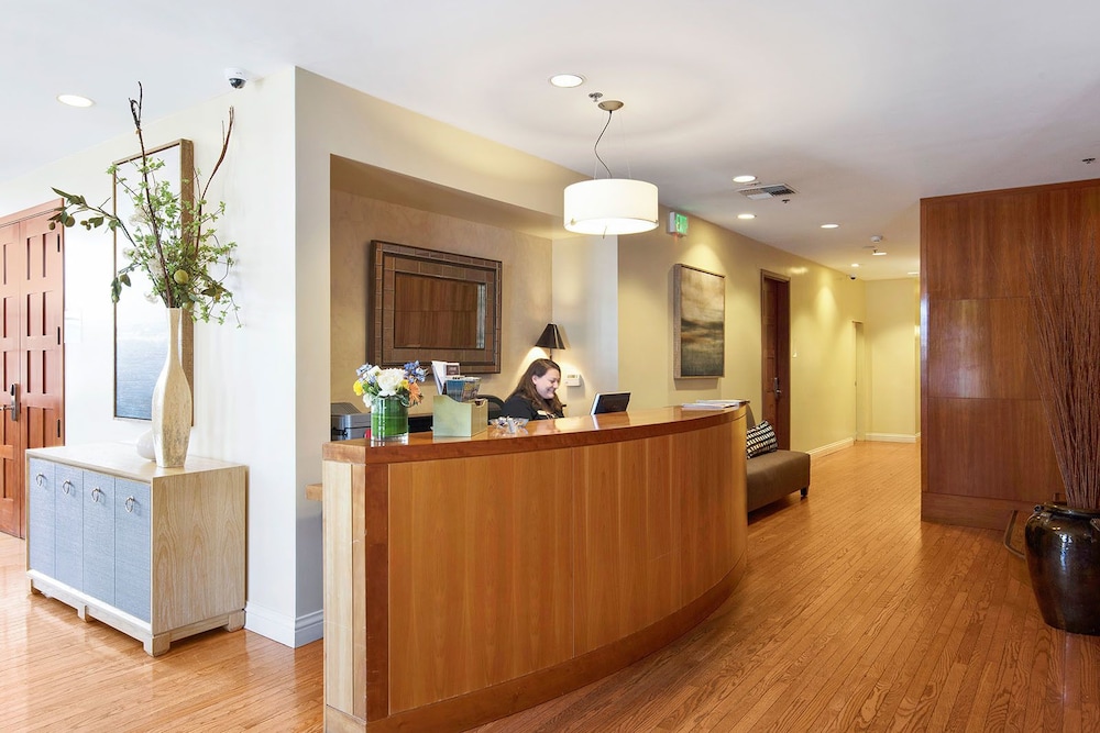 Waters Edge Hotel 14/44