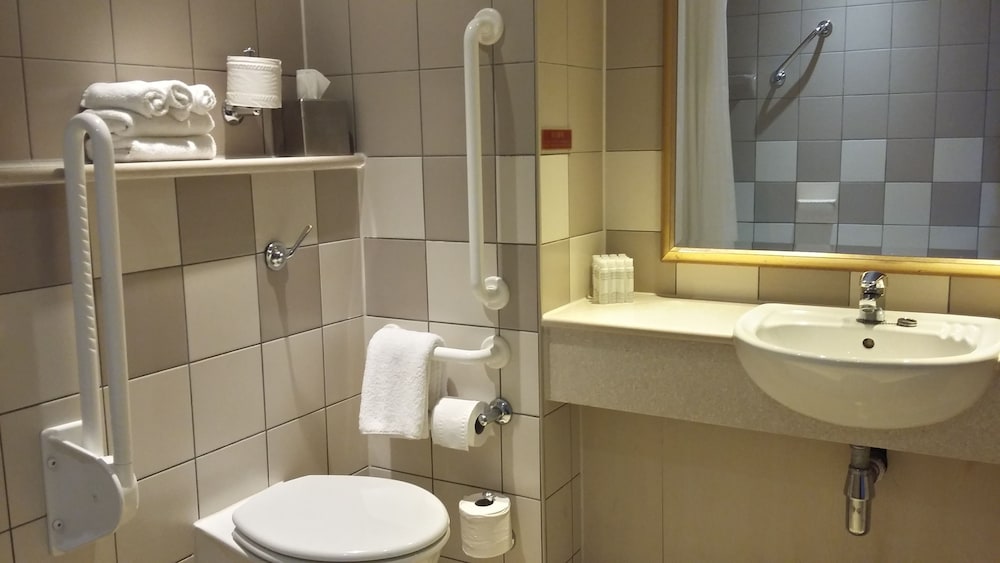 Doubletree By Hilton Hotel Bristol City Centre Ex Ramada Bristol City 15/82