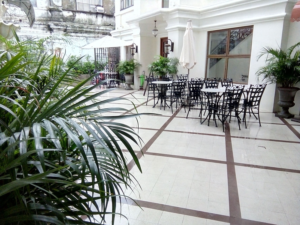 Ciudad Fernandina Hotel 63/69