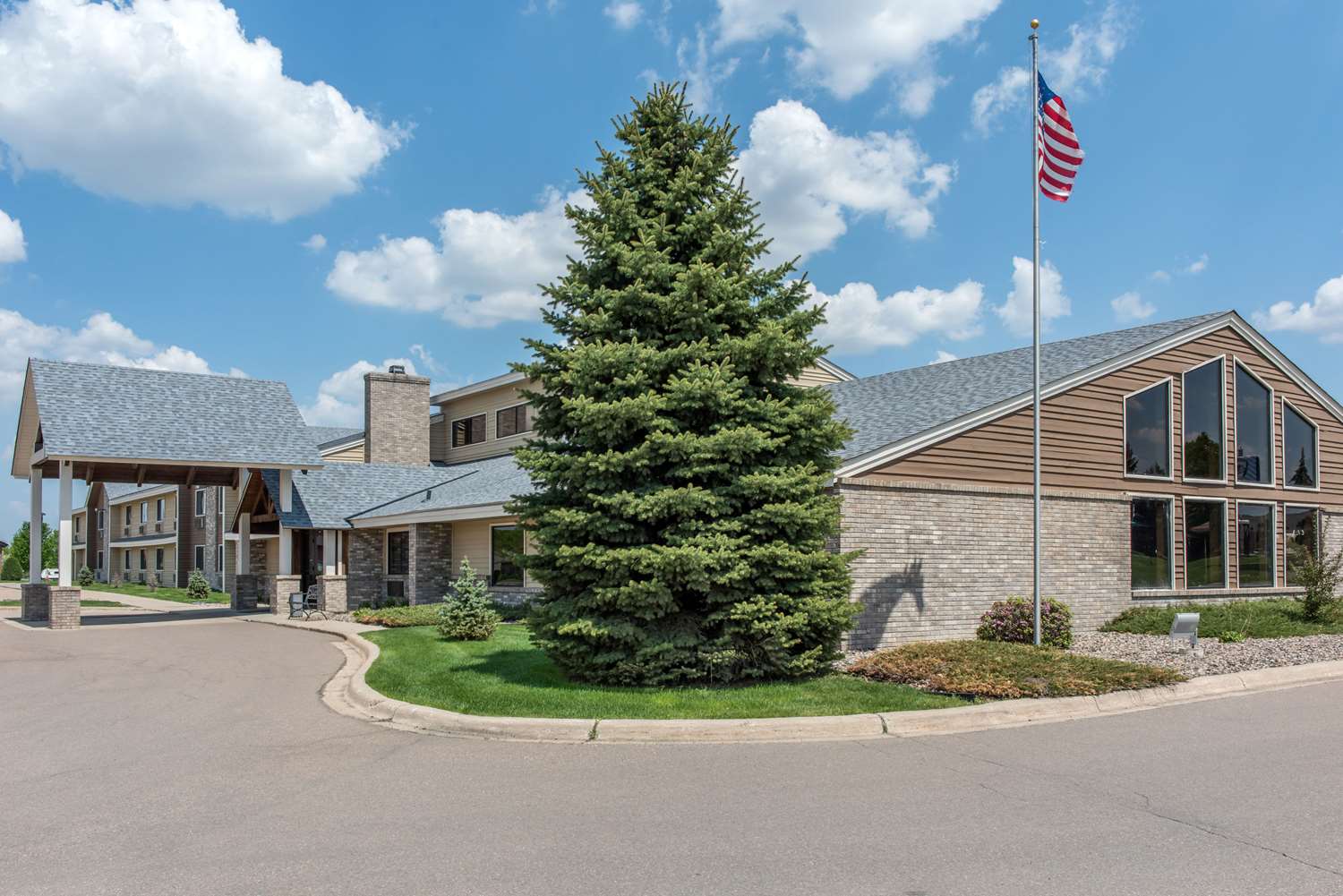 Quality Inn and Suites New Prague MN 24/24