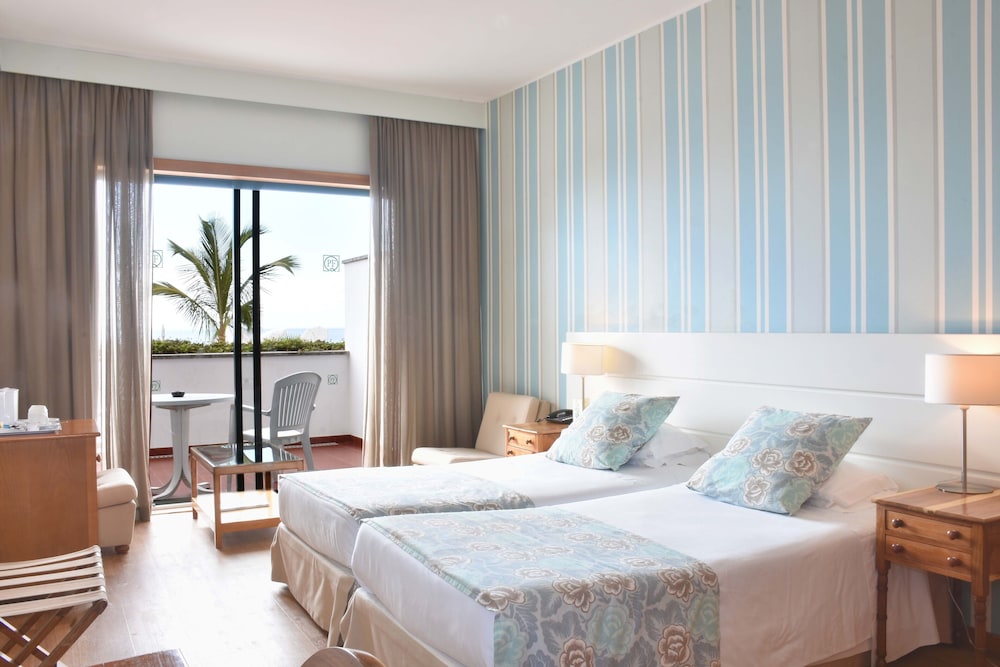 STANDARD, DOUBLE BED, POOL SIDE, TERRACE