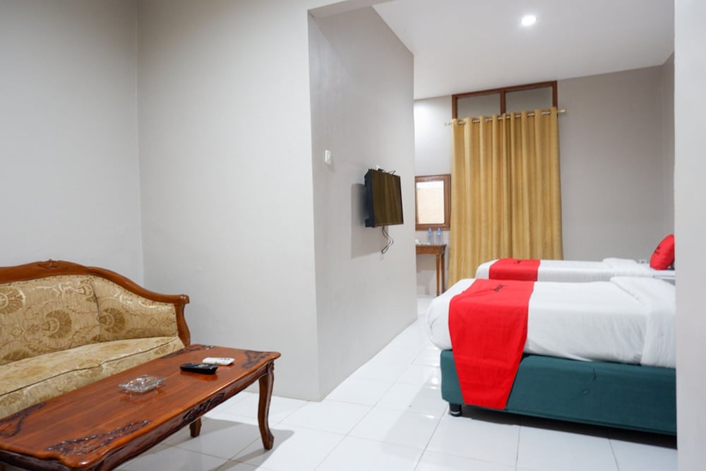 RedDoorz Plus @ Hotel Srikandi Kendari 31/50