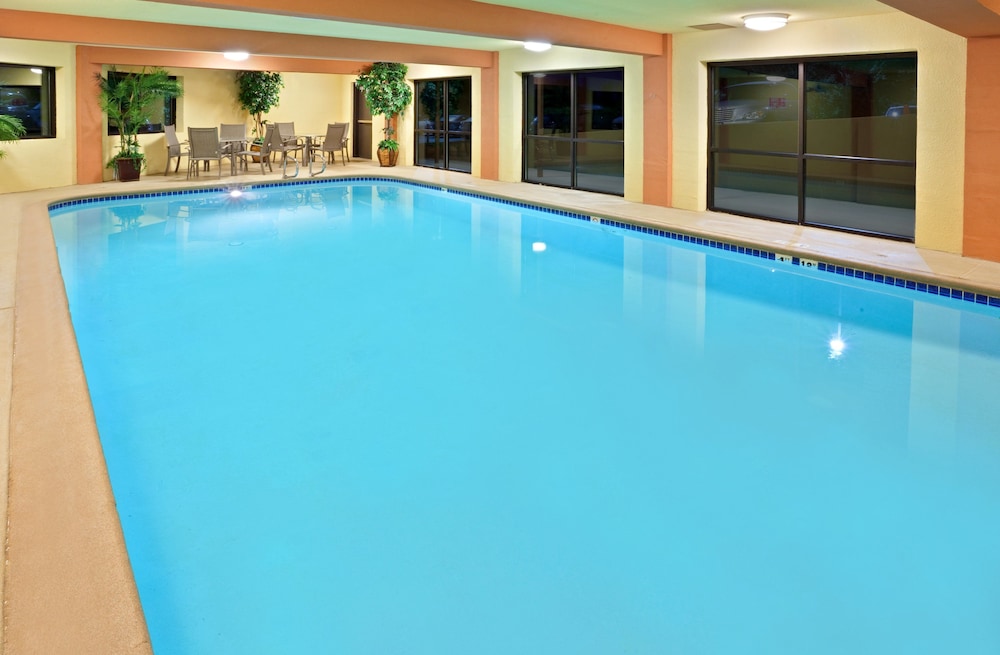 Holiday Inn Express Portland South - Lake Oswego 37/79