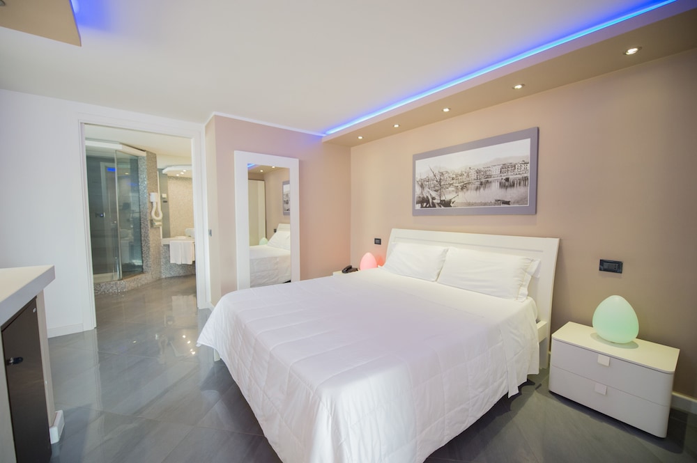 Suite, Double Bed