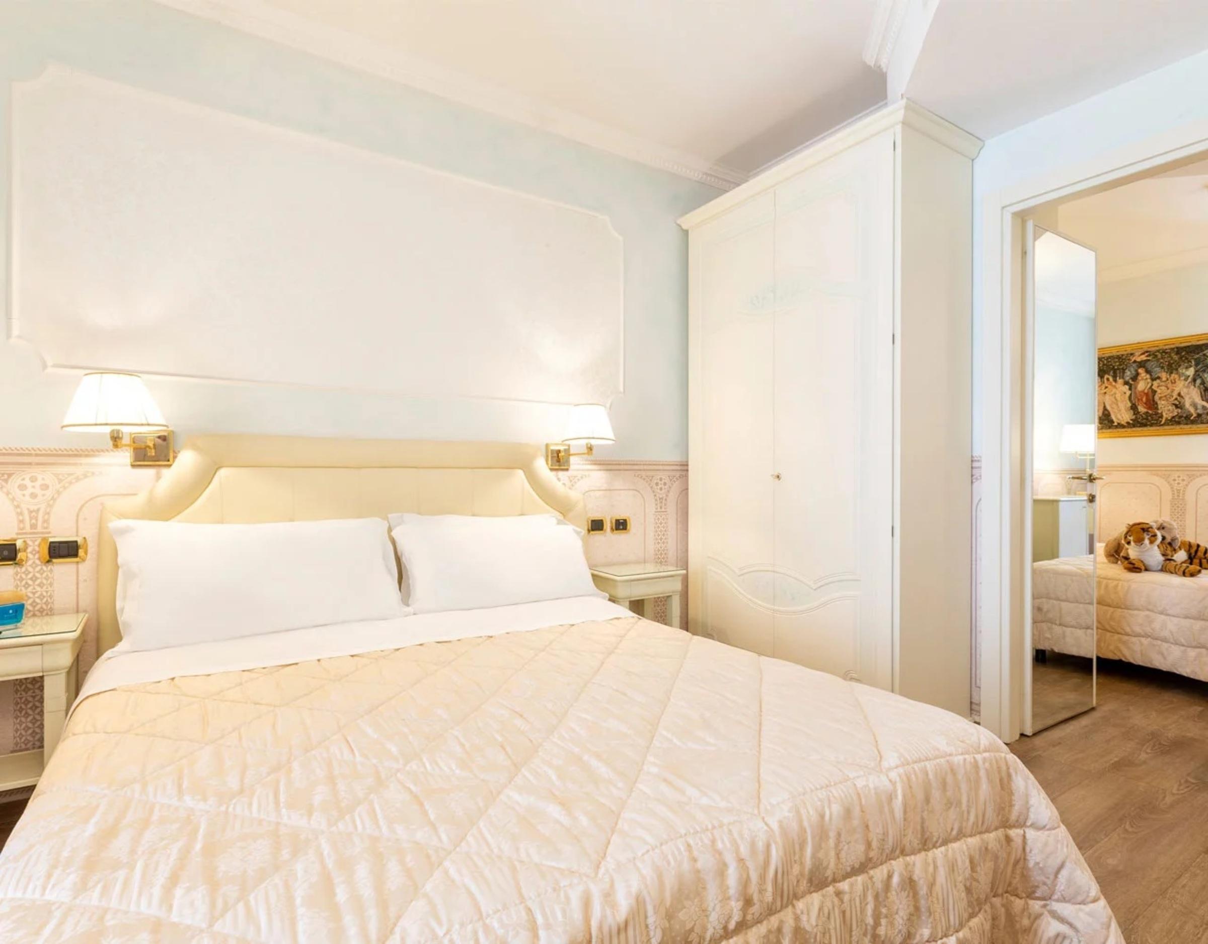 Double Classic Room, Hotel Baia Imperiale 3/5