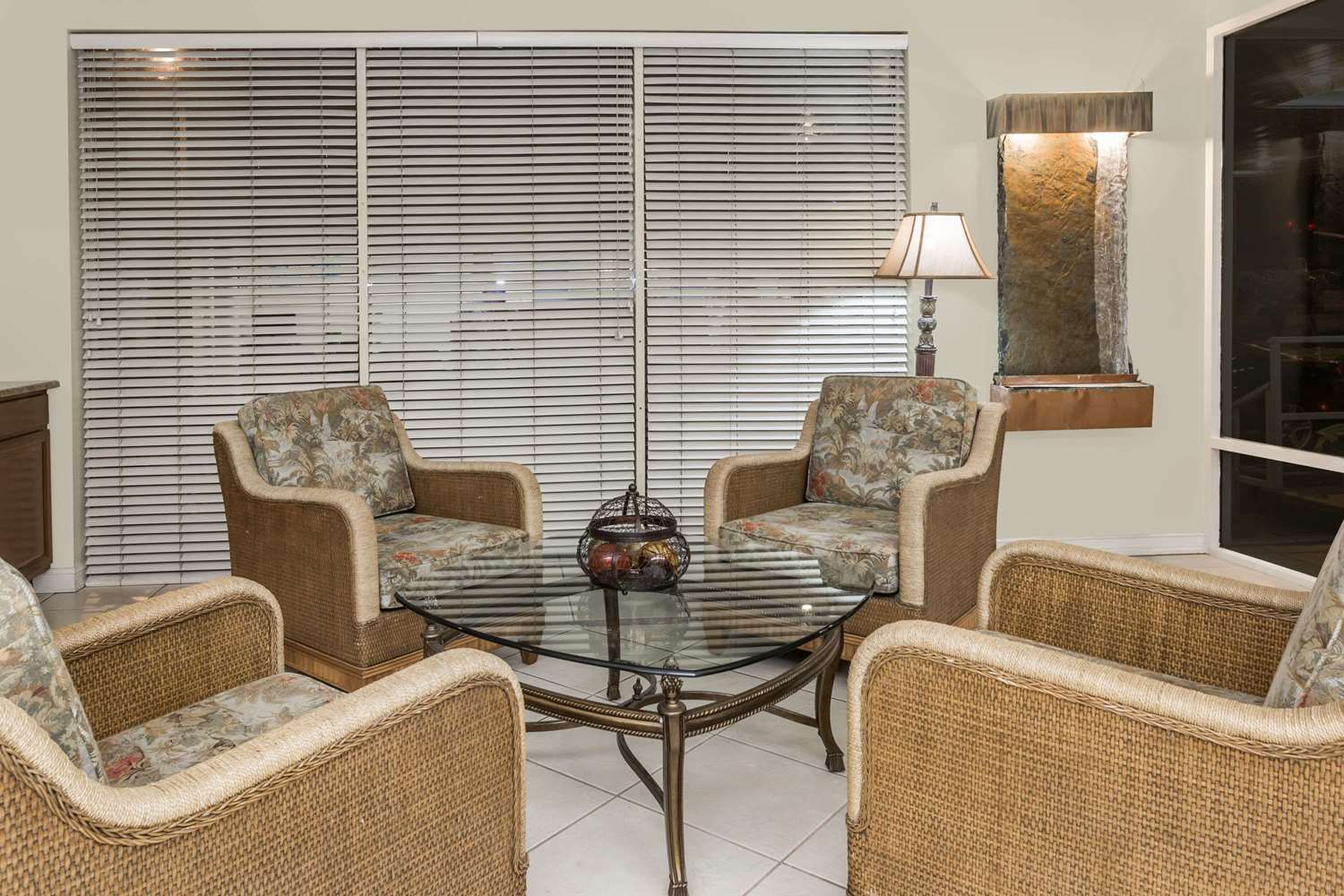 Days Inn by Wyndham Fort Myers Springs Resort 23/43