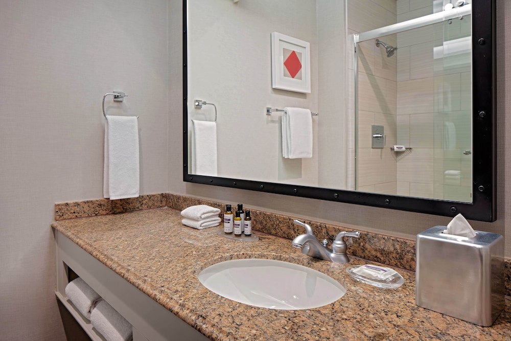 Hyatt Regency Mission Bay Spa and Marina 67/69