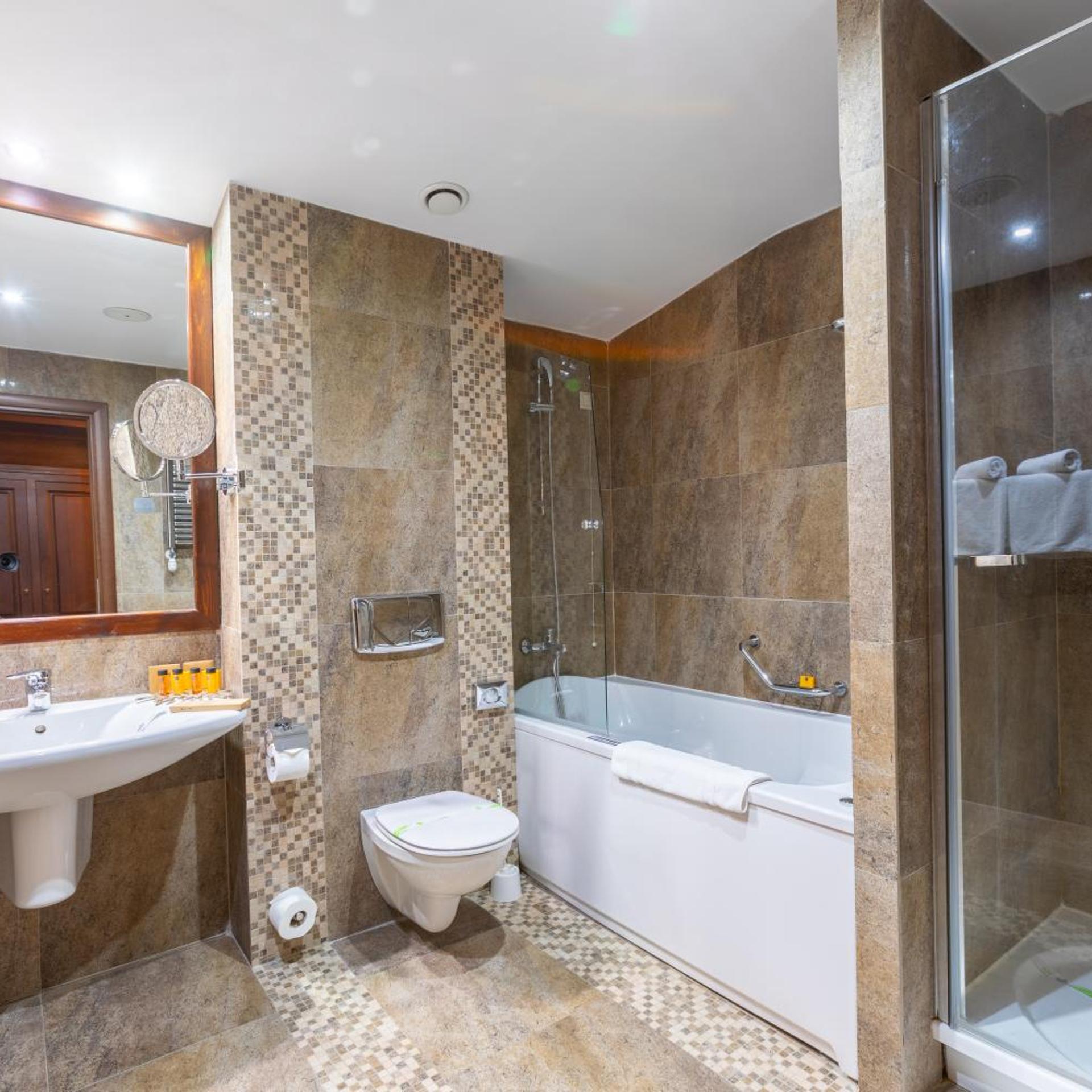 2 Bedrooms, Apartment, Executive Level