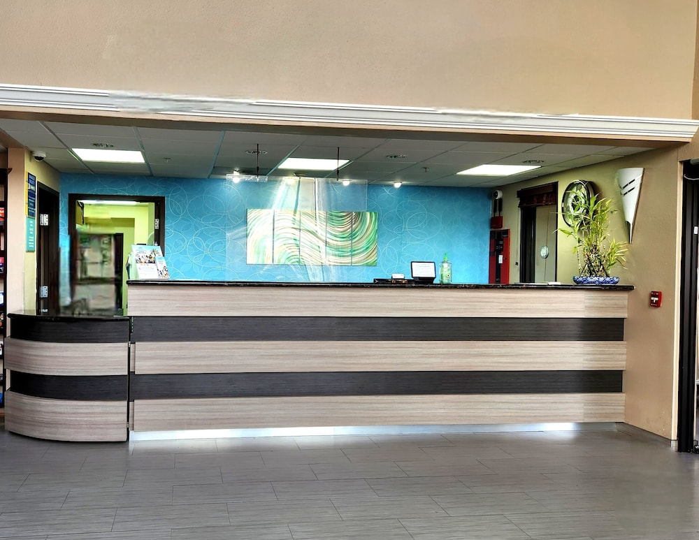 Days Inn & Suites by Wyndham Sam Houston Tollway 6/50