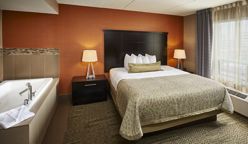 STAYBRIDGE SUITES HAMILTON - DOWNTOWN 15/80