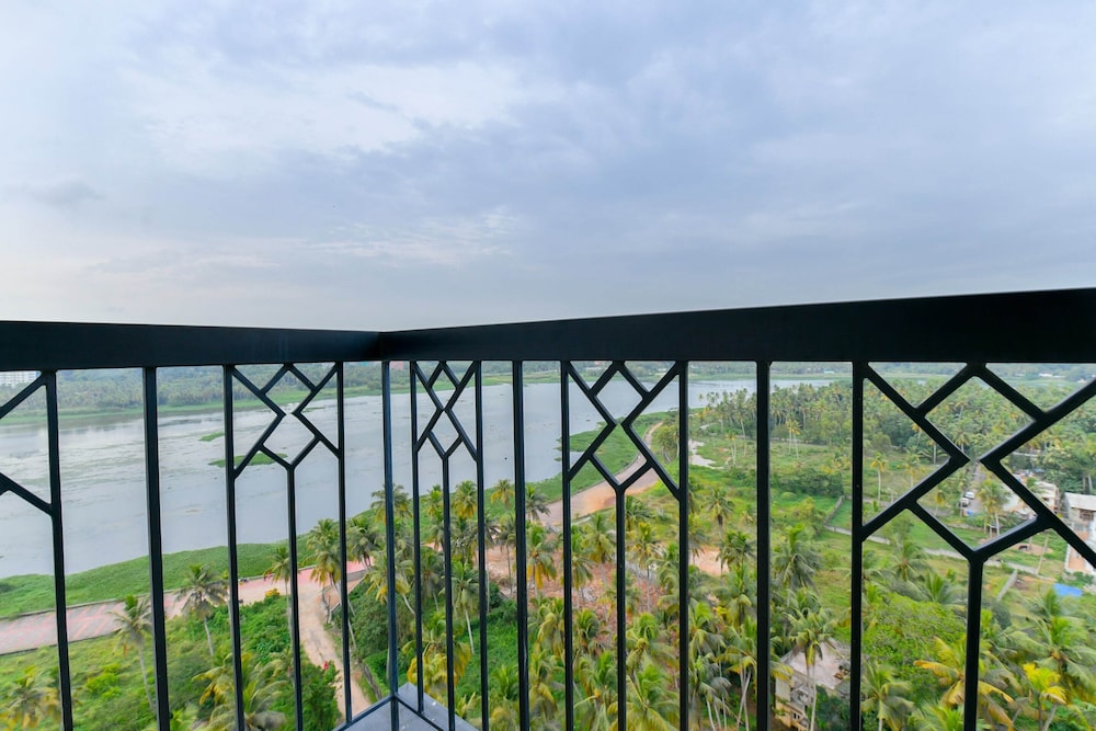 Oyo 10051 Hotel Tyche Stays 28/28