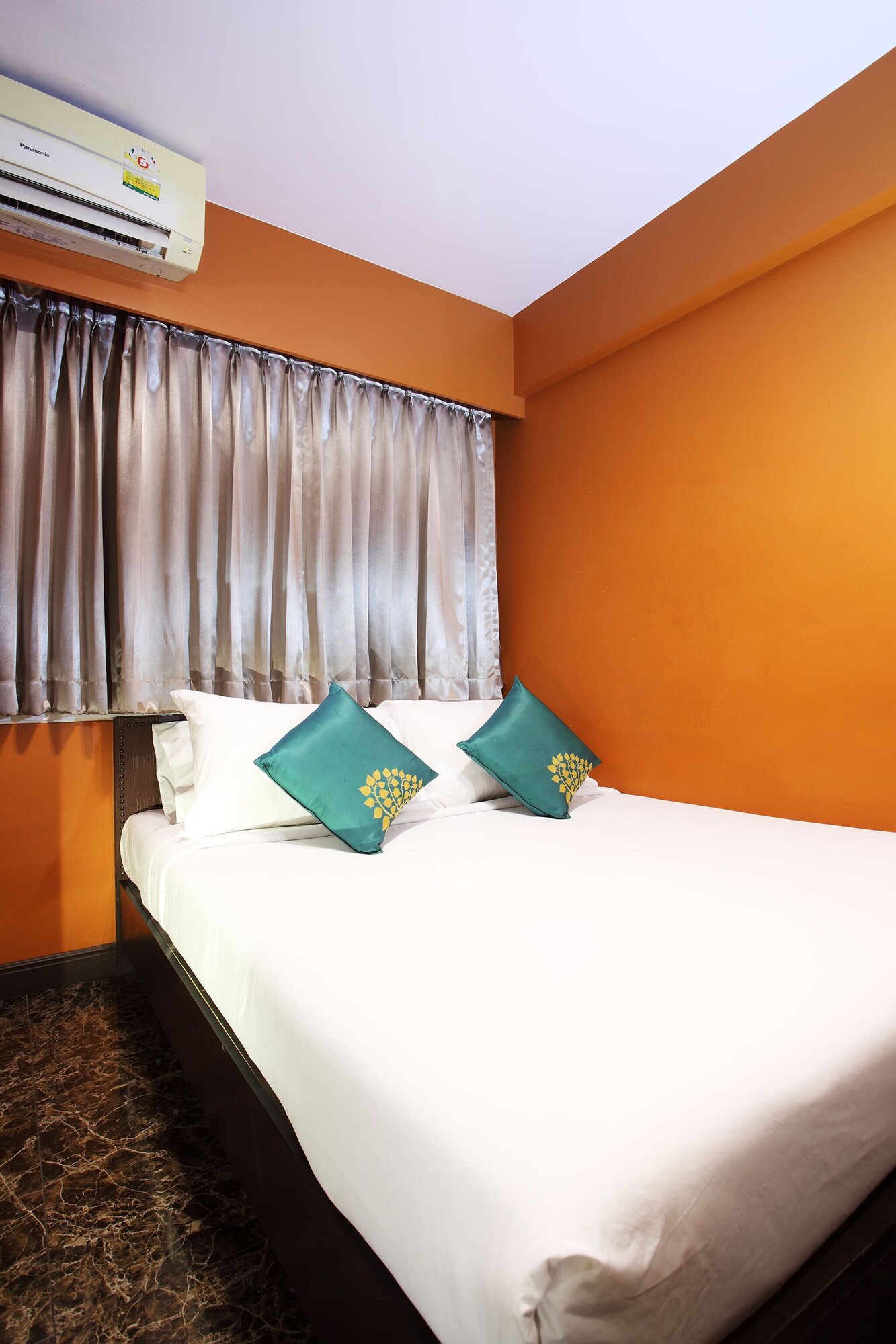 AMBER, DOUBLE BED