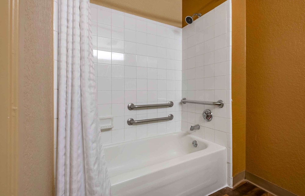Extended Stay America Suites Orlando Altamonte Springs 56/58