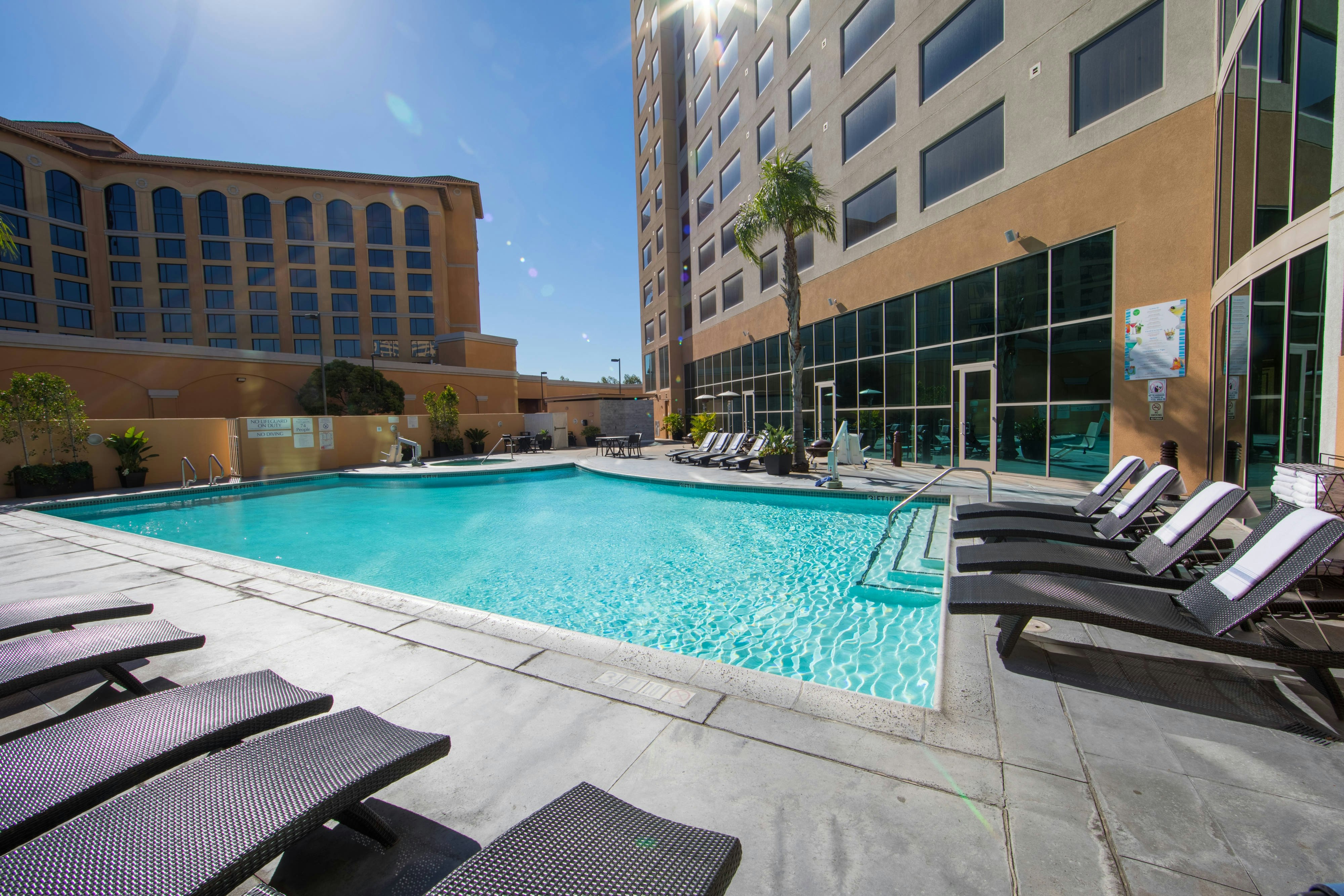 Marriott Suites Anaheim 14/15