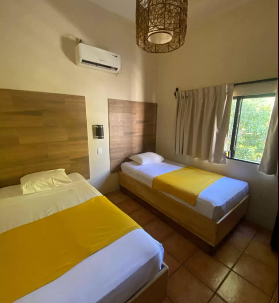 ROOM, TRIPLE
