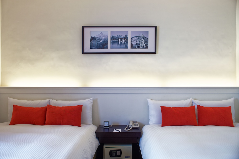 53 Hotel 13/55