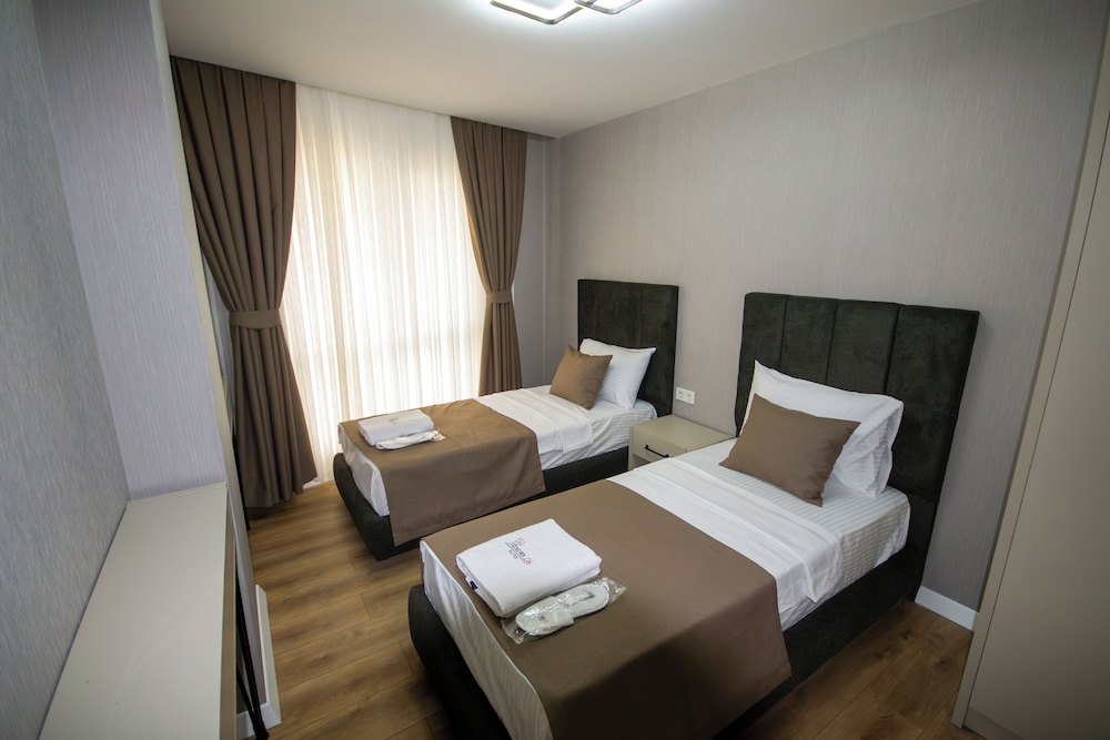 DELUXE, APARTMENT, CITY VIEW