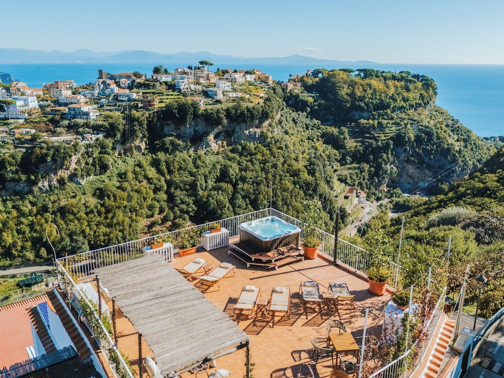 Zi'ntonio Hotel 35/50