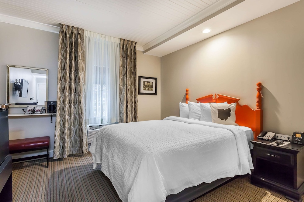 Aurora Inn Hotel And Event Center 18/45