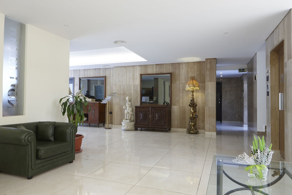 Zoukotel Hotel 10/50